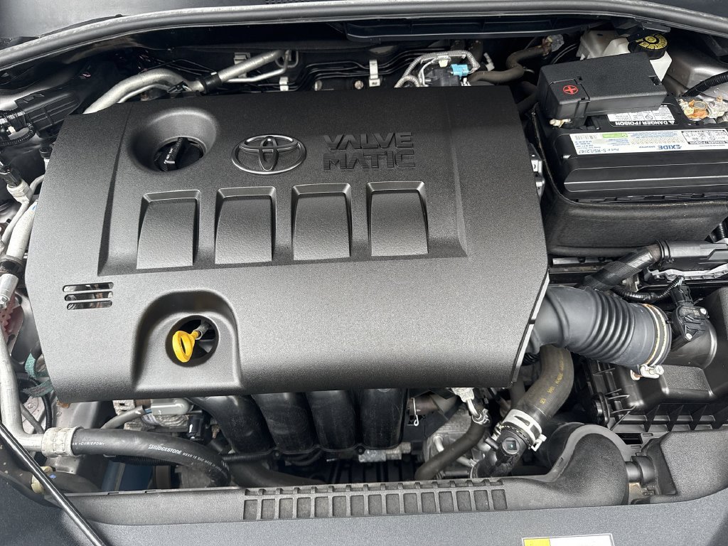 Used 2019 Toyota C-HR Limited FWD image 17