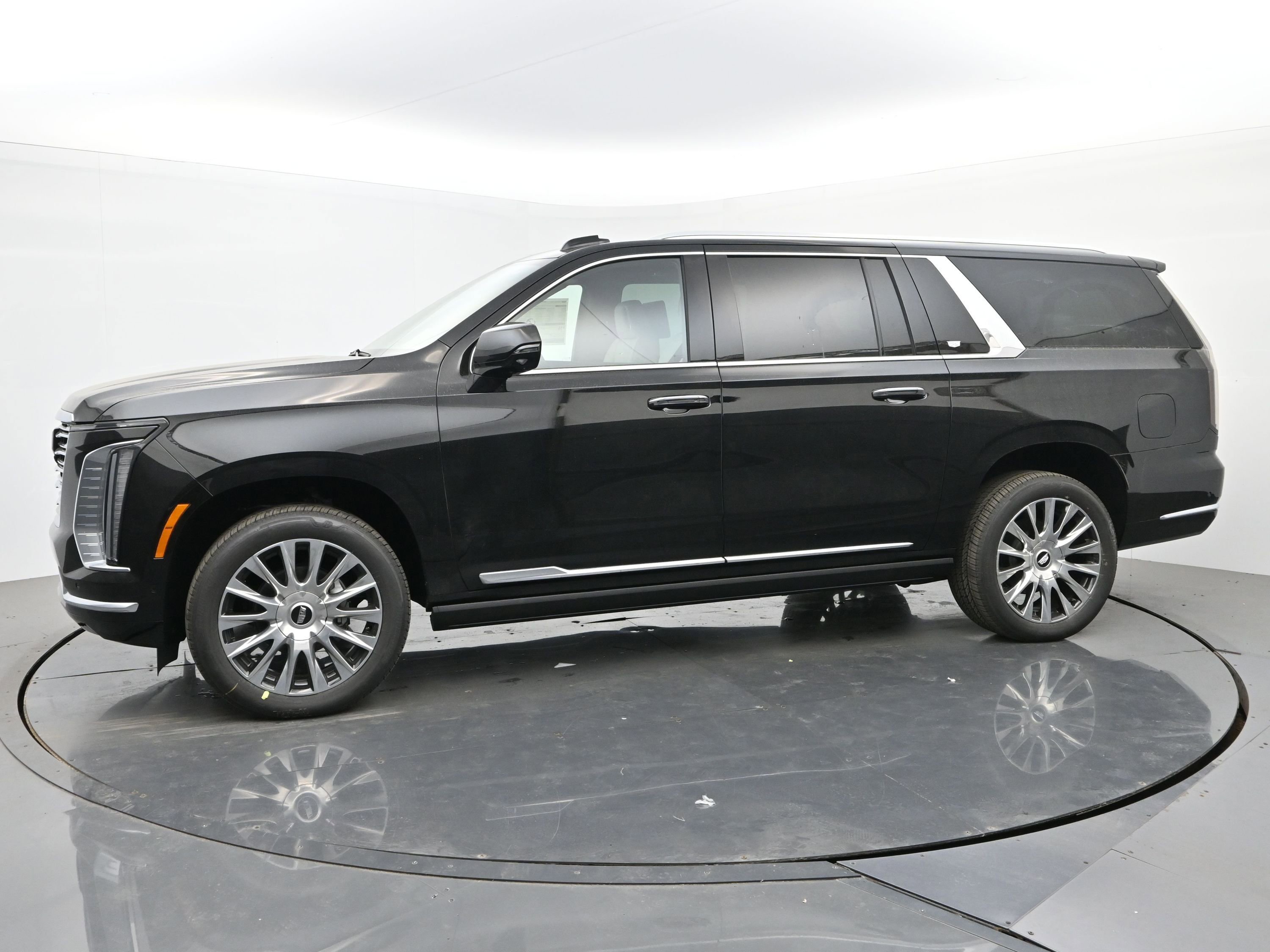 New 2026 Cadillac Escalade ESV Platinum Luxury AWD/4WD image 2