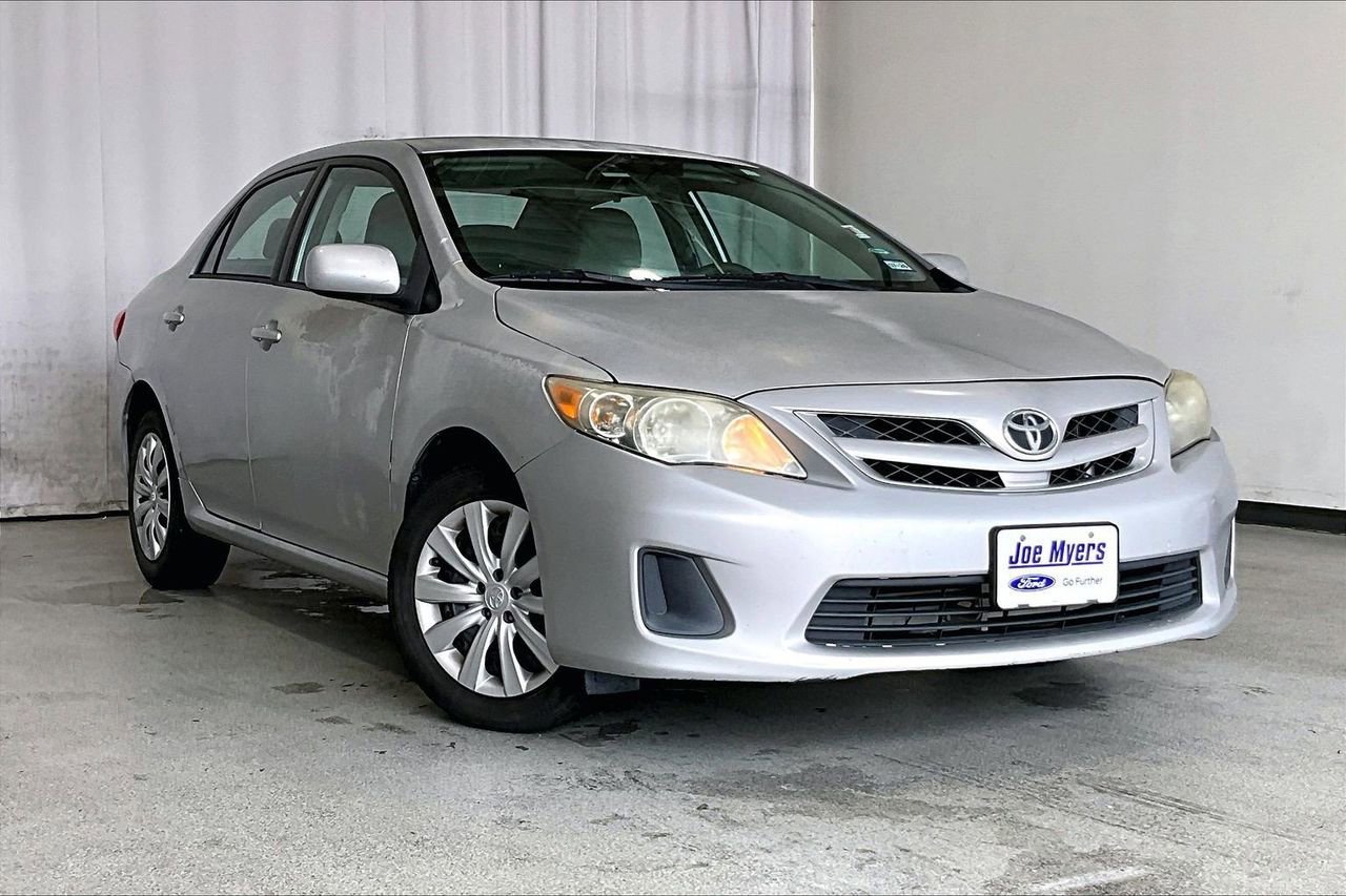 Used 2012 Toyota Corolla LE FWD image 1