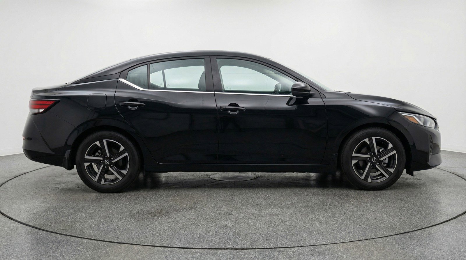 Used 2025 Nissan Sentra SV FWD image 11