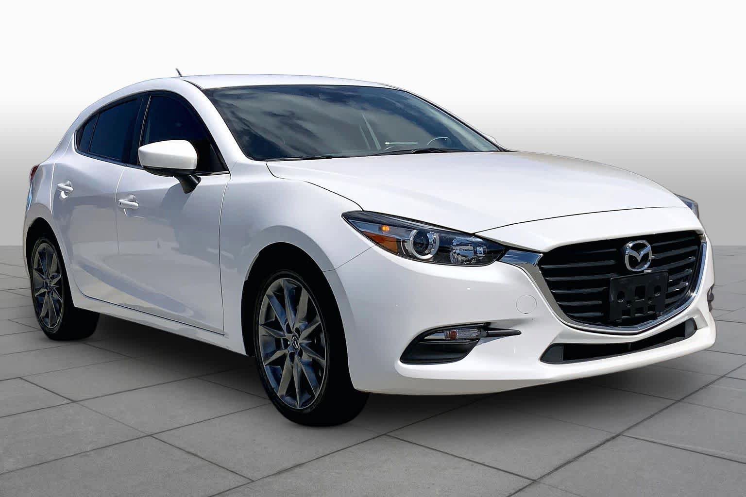 Used 2018 MAZDA MAZDA3 Touring FWD image 3