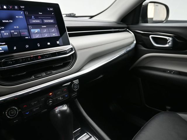 Used 2022 Jeep Compass Limited image 27