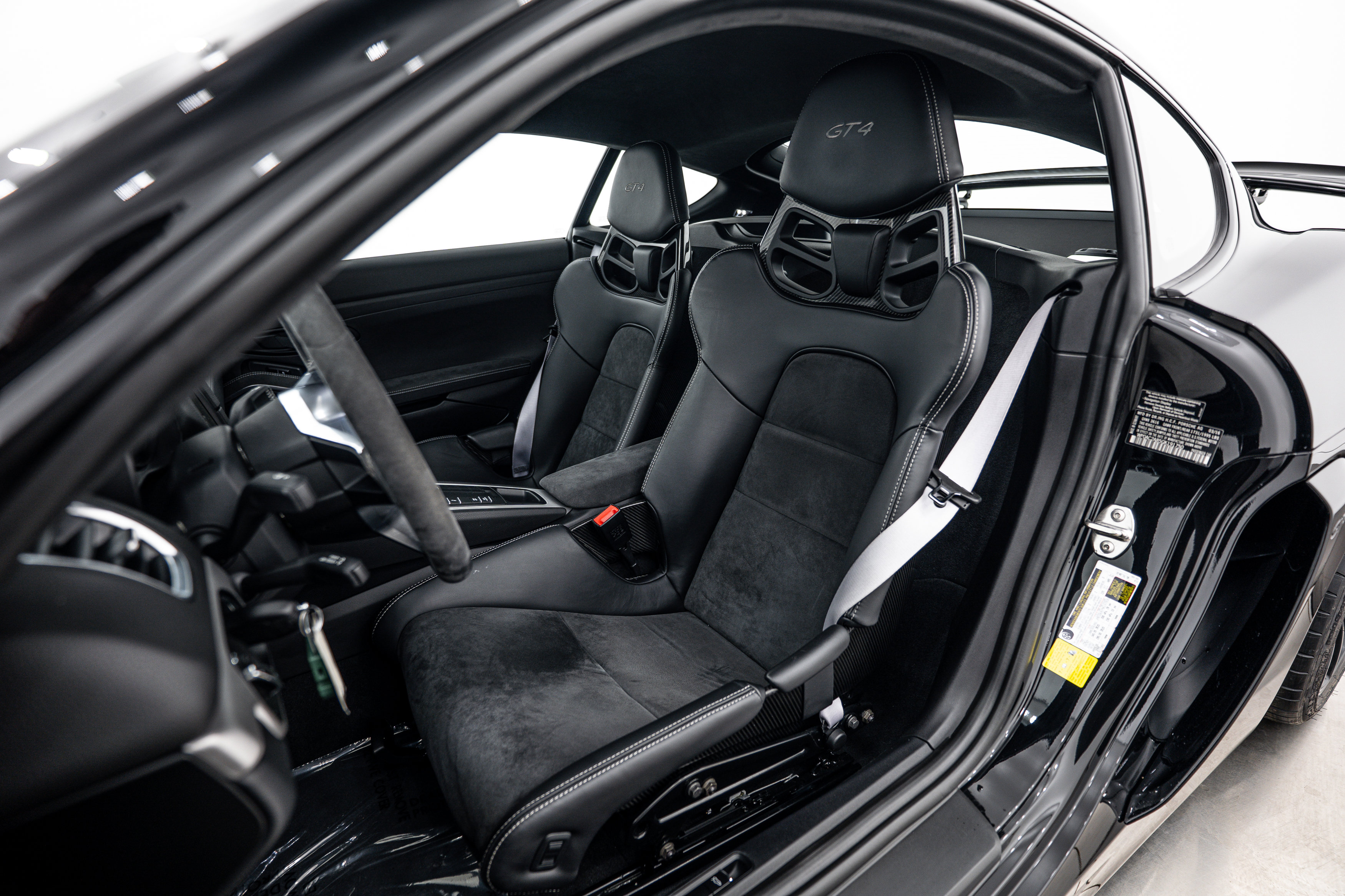 Certified 2016 Porsche Cayman GT4 RWD image 5
