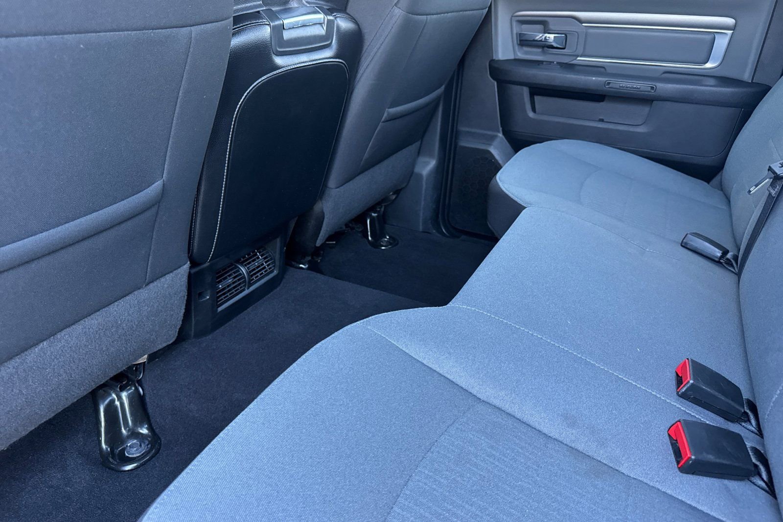 Used 2022 RAM 1500 Classic SLT image 12