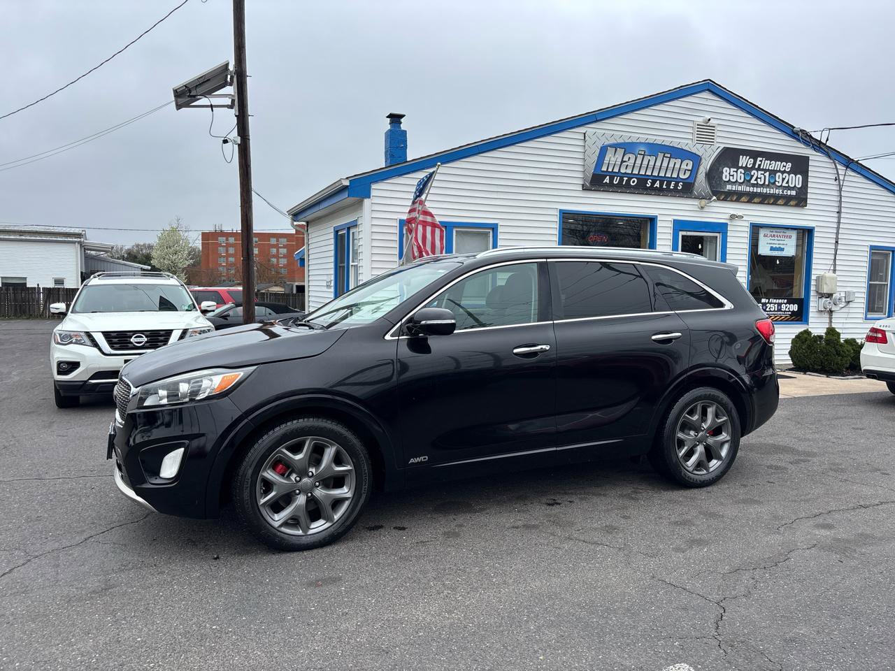 Used 2016 Kia Sorento SX image 2