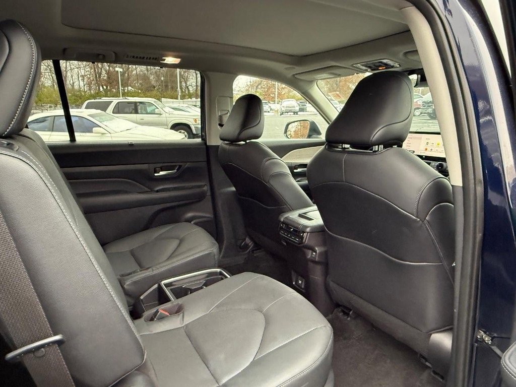 Certified 2025 Toyota Grand Highlander Limited image 14