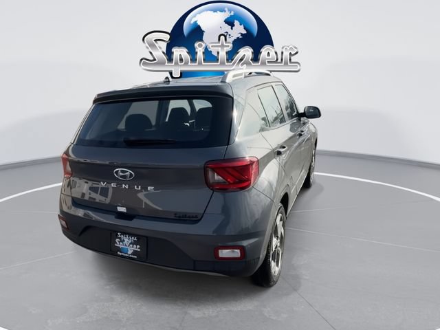 New 2025 Hyundai Venue SEL FWD image 8