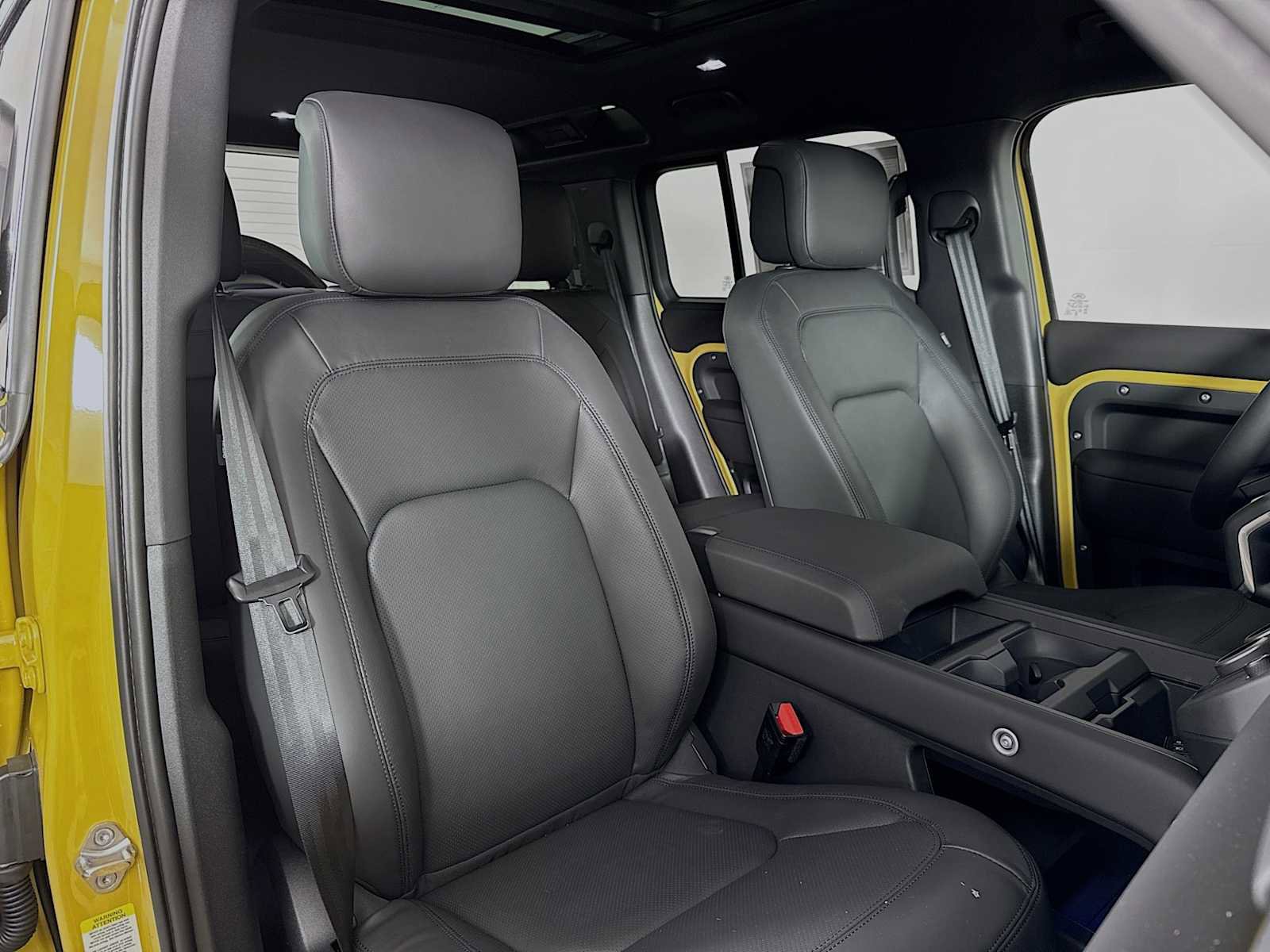 New 2026 Land Rover Defender 110 AWD/4WD image 28