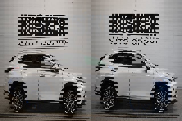 Used 2025 Lexus NX 350 Luxury image 2