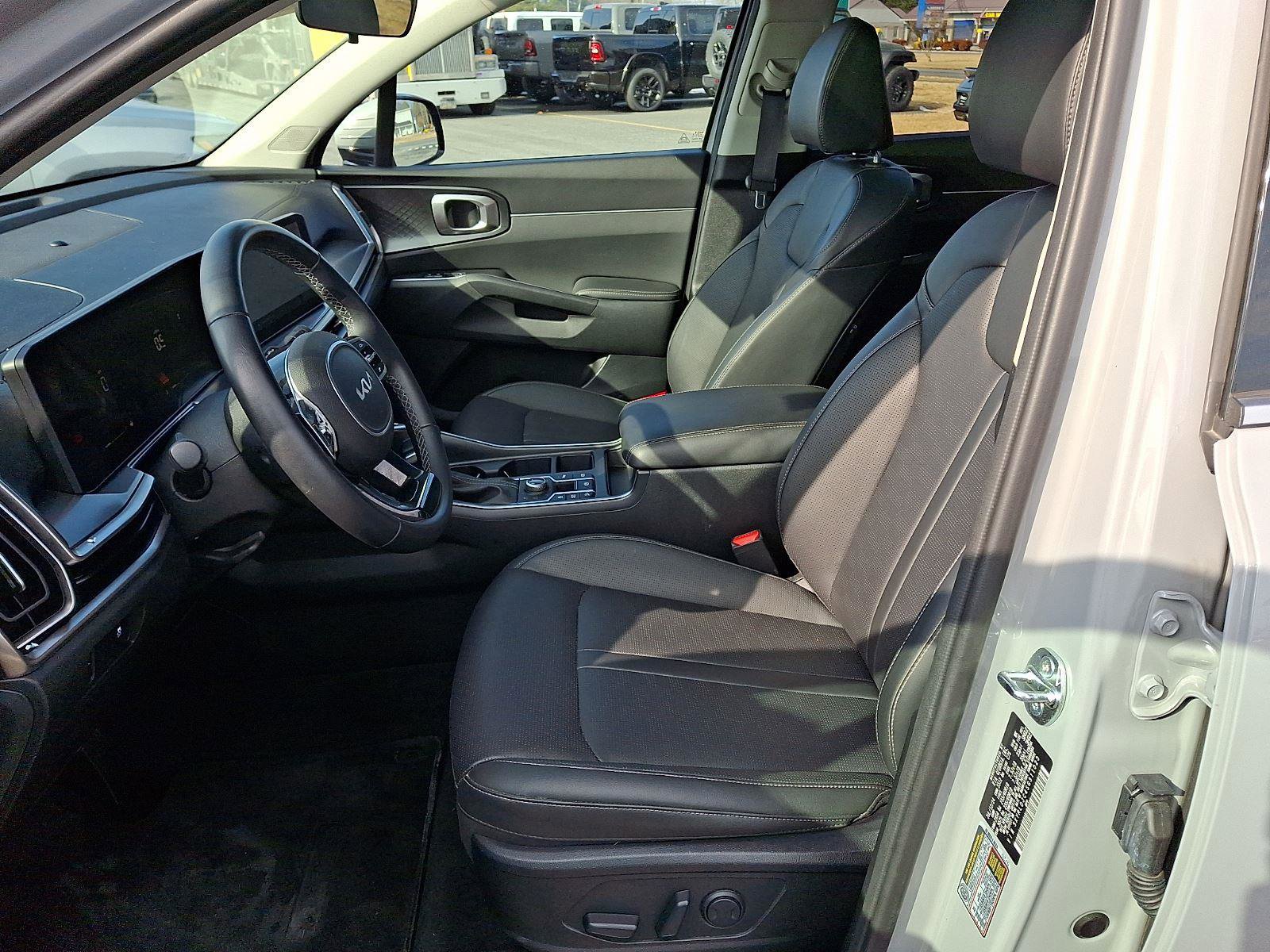 Used 2025 Kia Sorento S w/ Panoramic Sunroof Package image 30