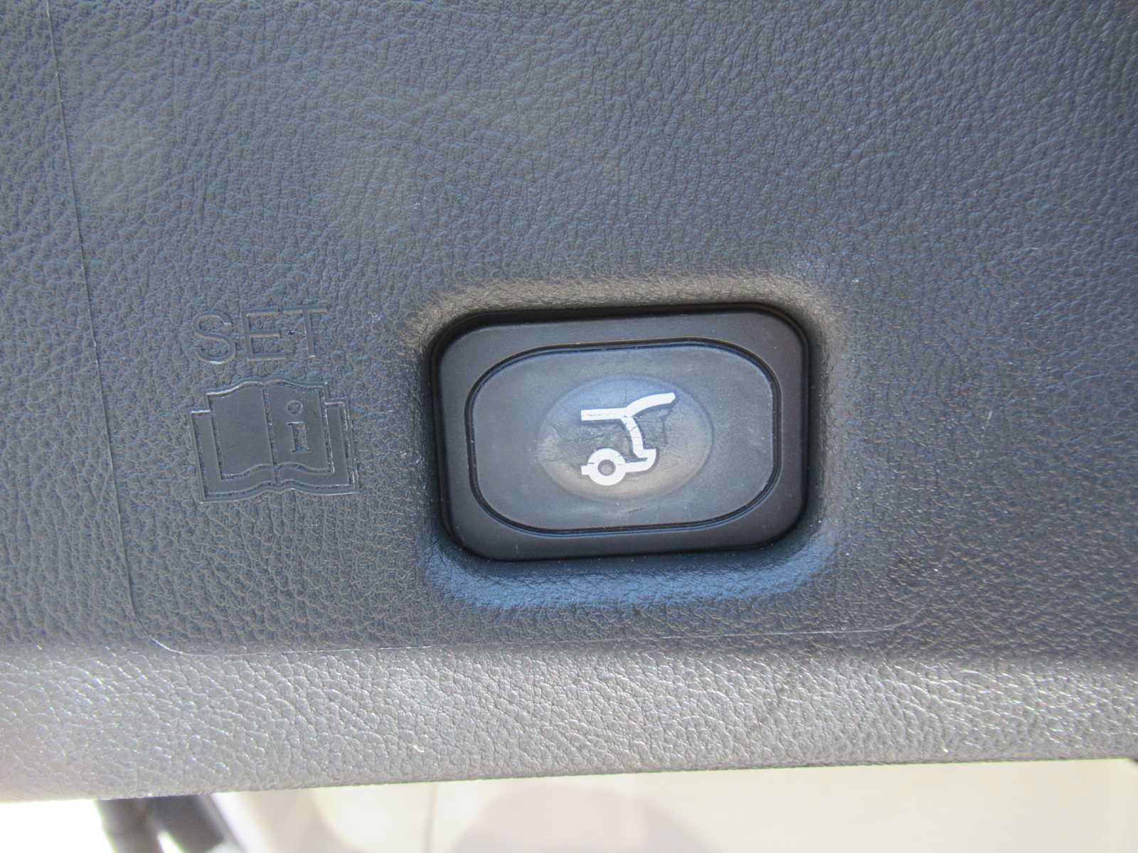 Used 2023 Lincoln Nautilus FWD image 18