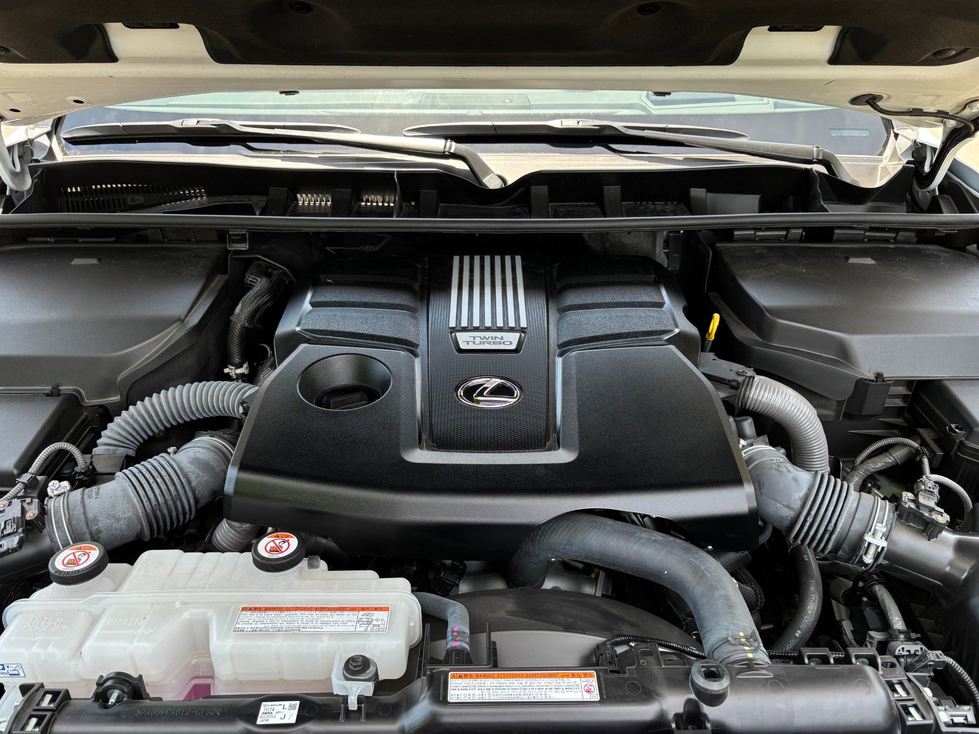 Used 2025 Lexus LX 600 4WD w/ Accessory Package (2T) image 72