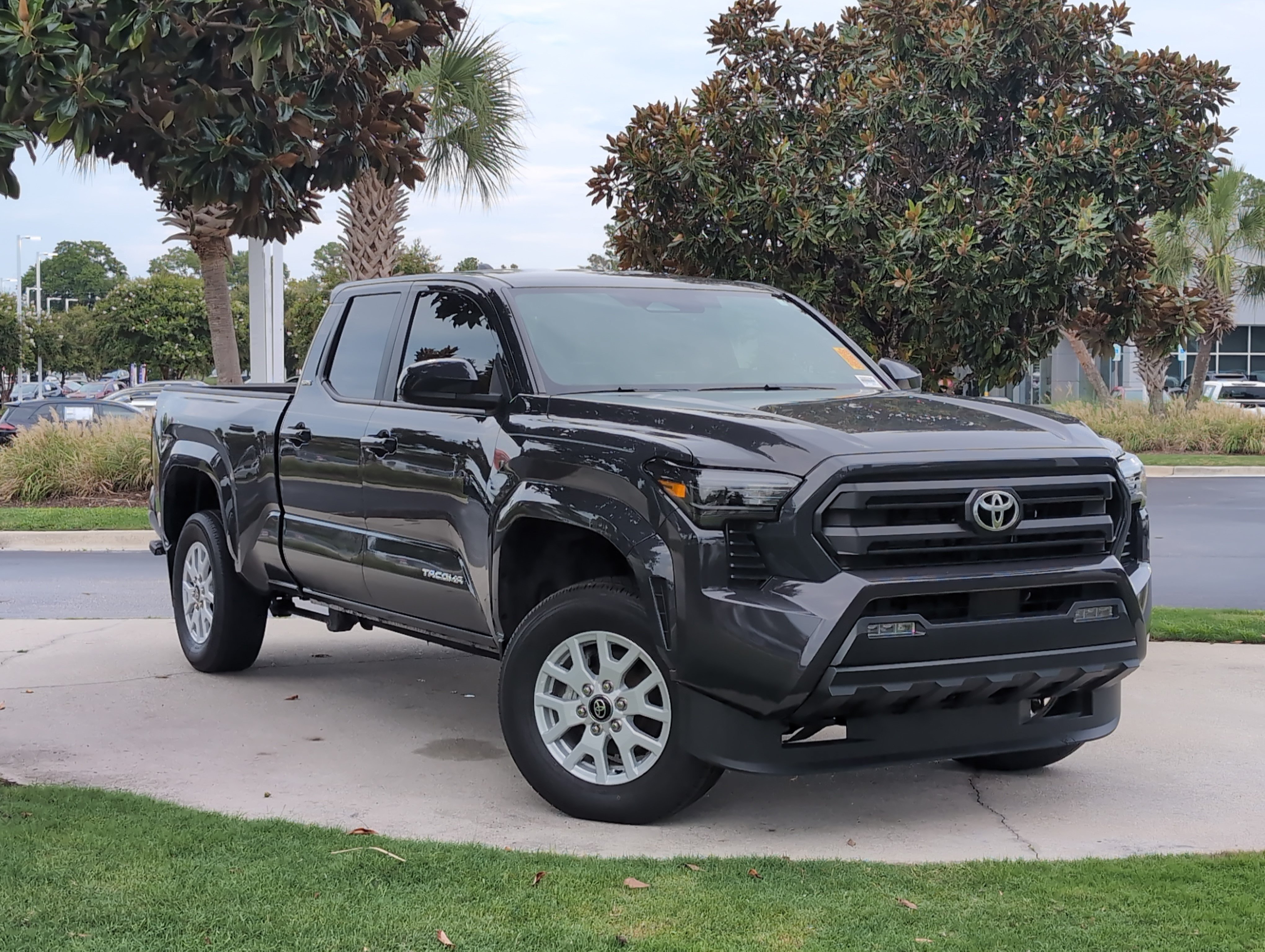Certified 2024 Toyota Tacoma SR5 RWD image 2