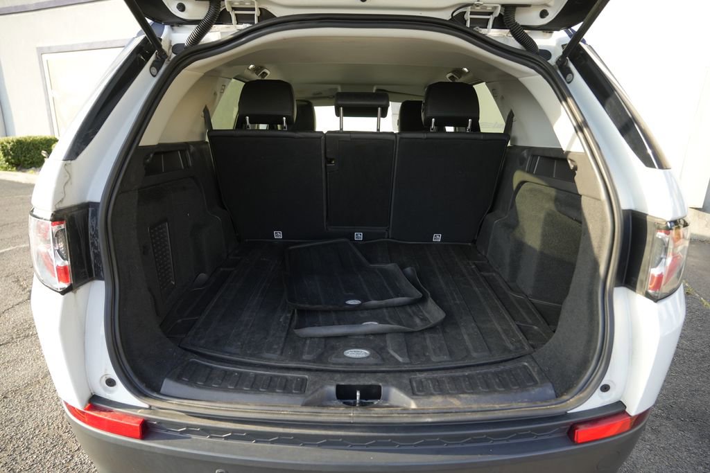 Used 2019 Land Rover Discovery Sport SE AWD/4WD image 15