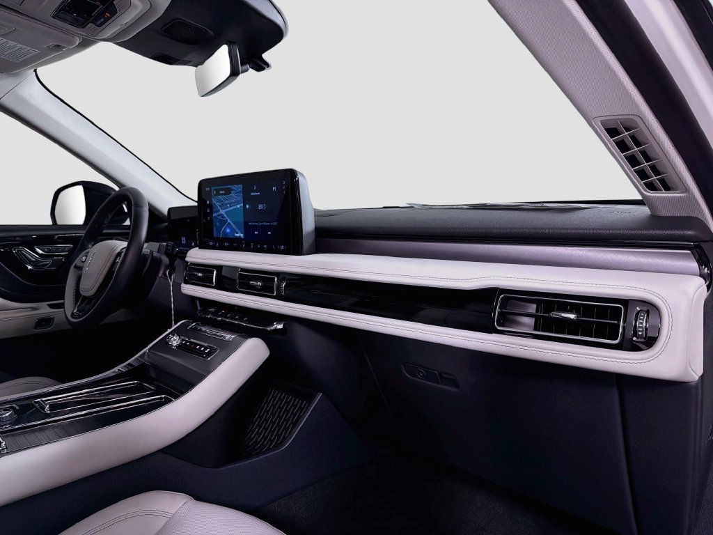 New 2027 Lincoln Aviator 2WD image 30