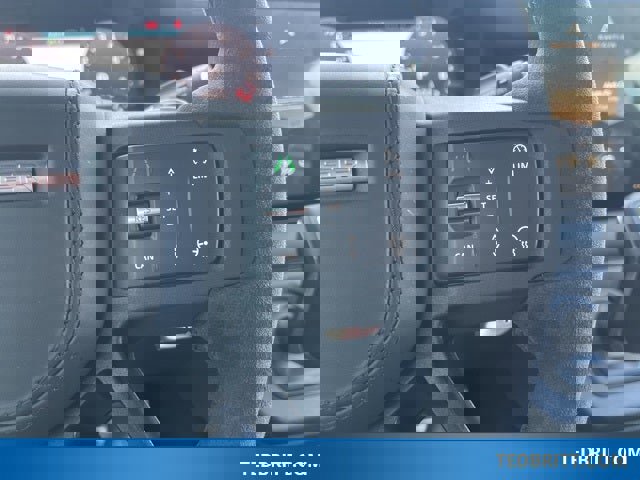 Used 2024 Land Rover Defender 90 V8 image 25