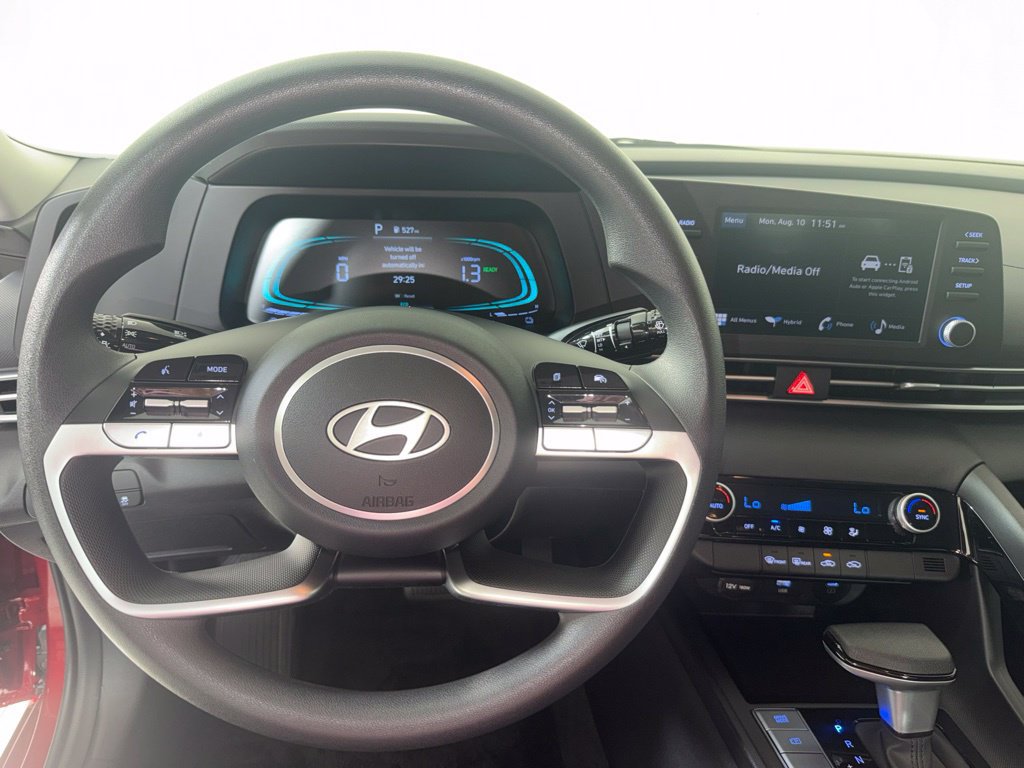 Certified 2025 Hyundai Elantra Hybrid FWD image 14