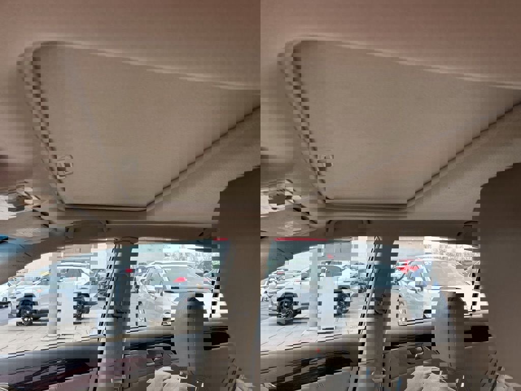 Used 2010 Toyota Avalon Limited image 5