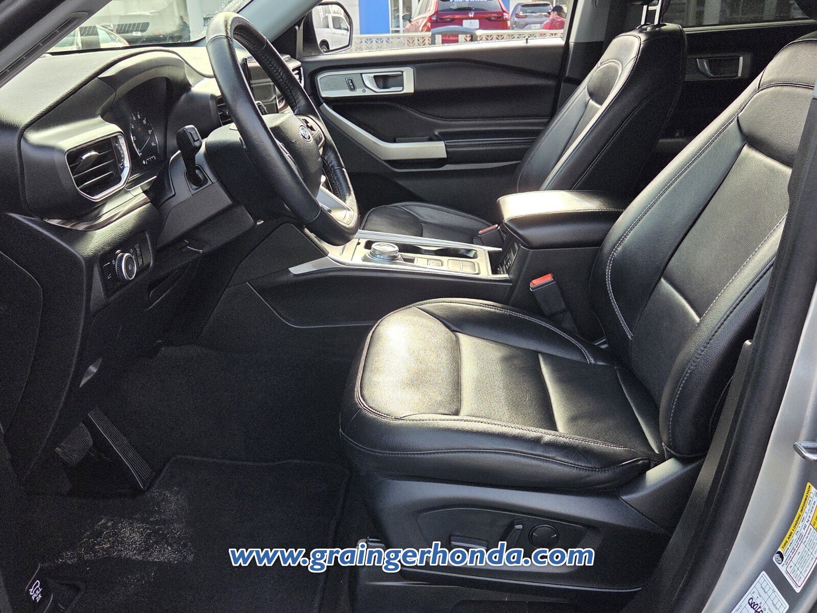 Used 2023 Ford Explorer Limited image 9