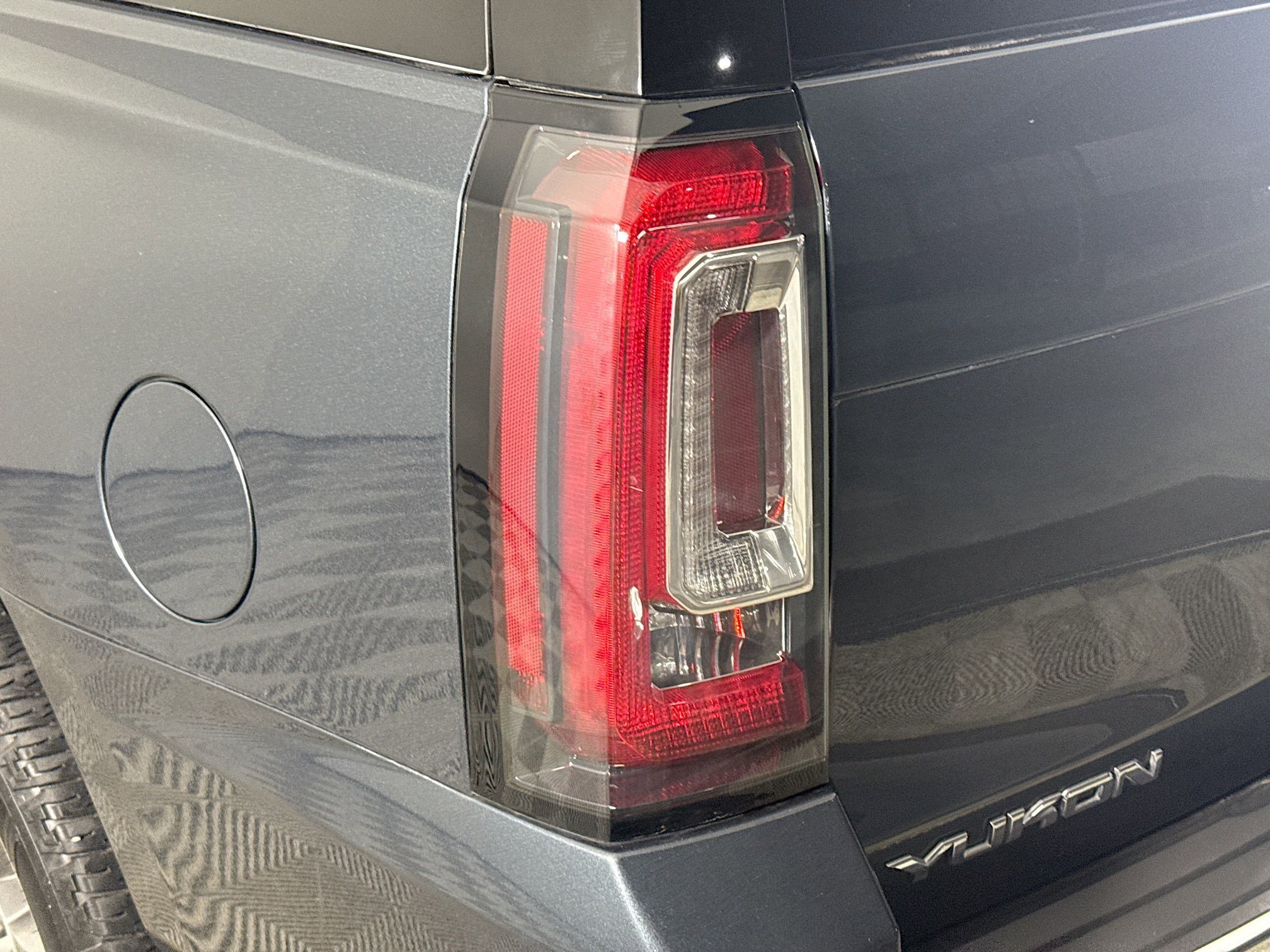 Used 2020 GMC Yukon Denali w/ Enhanced Security Package image 36