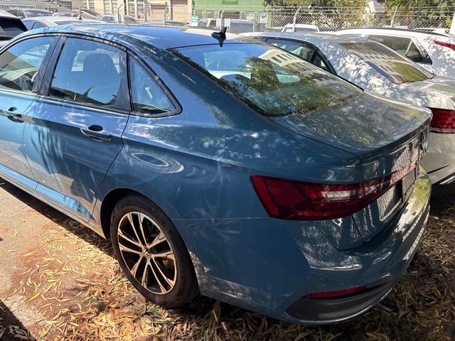 Used 2025 Volkswagen Jetta Sport FWD image 5
