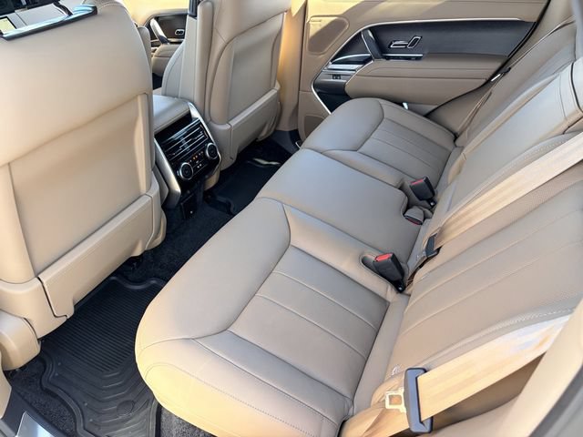 New 2026 Land Rover Range Rover SE AWD/4WD image 15