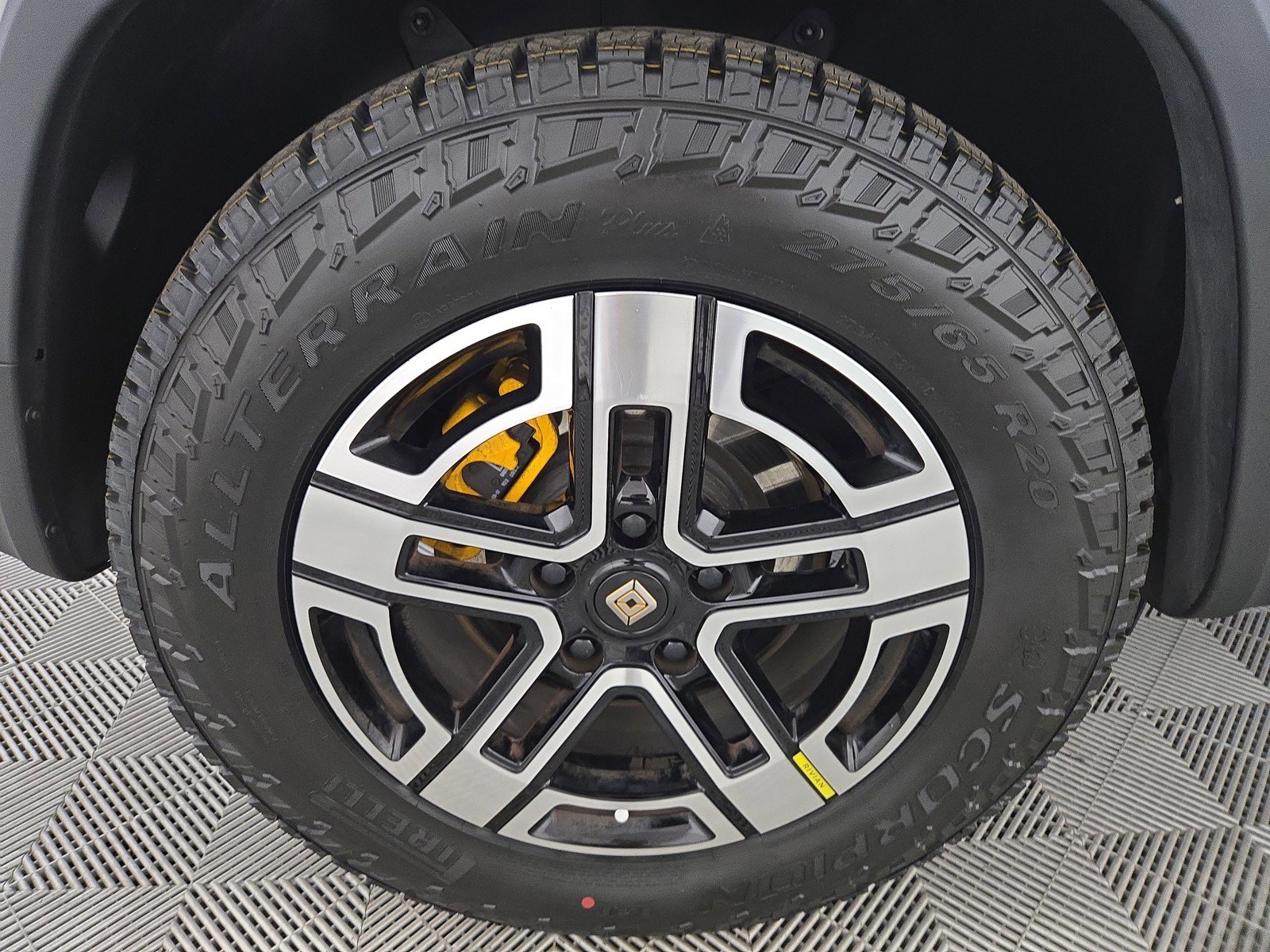 Used 2022 Rivian R1S Launch Edition image 12