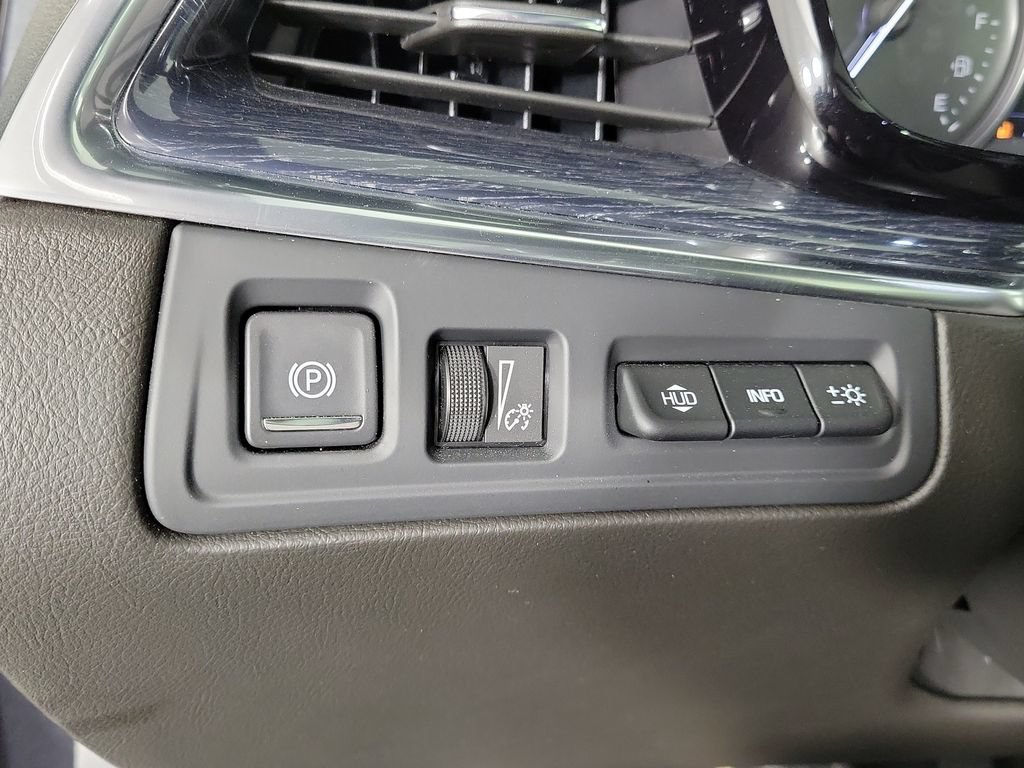 Used 2023 Cadillac XT5 Premium Luxury w/ Technology Package AWD/4WD image 32