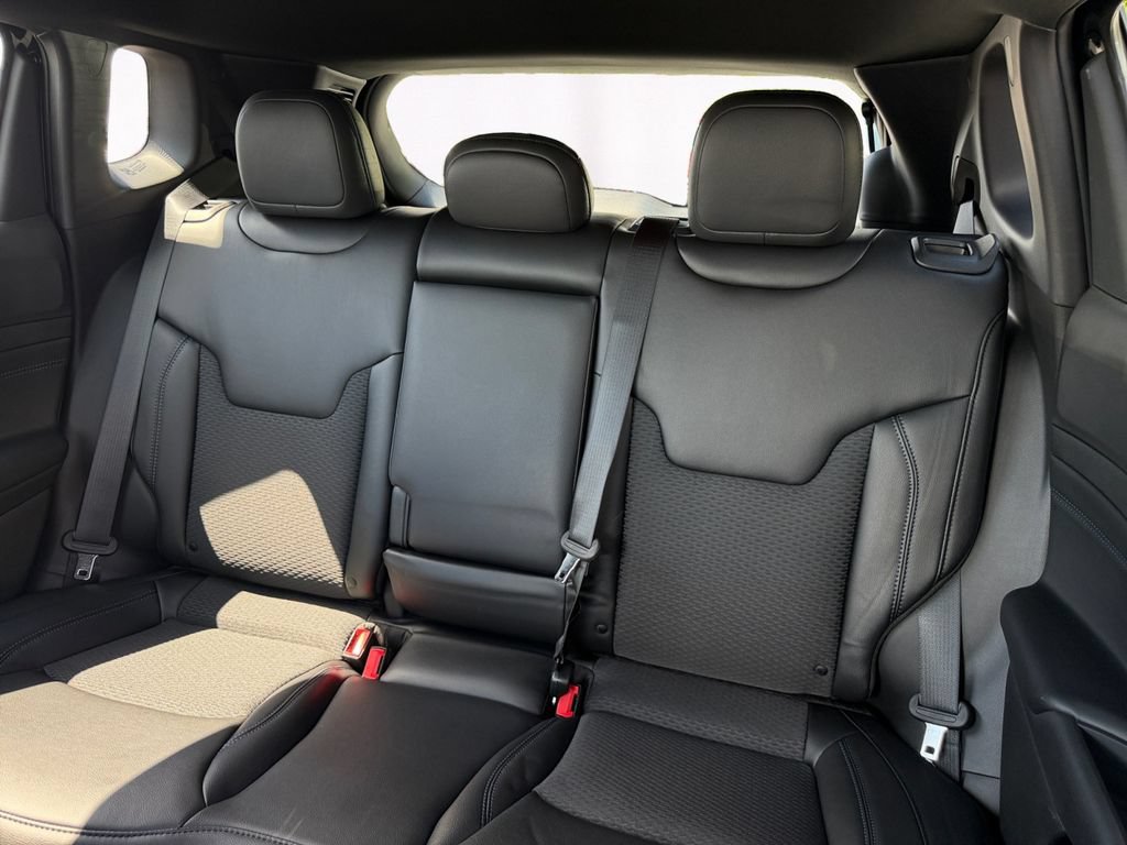 New 2026 Jeep Compass Latitude AWD/4WD image 13