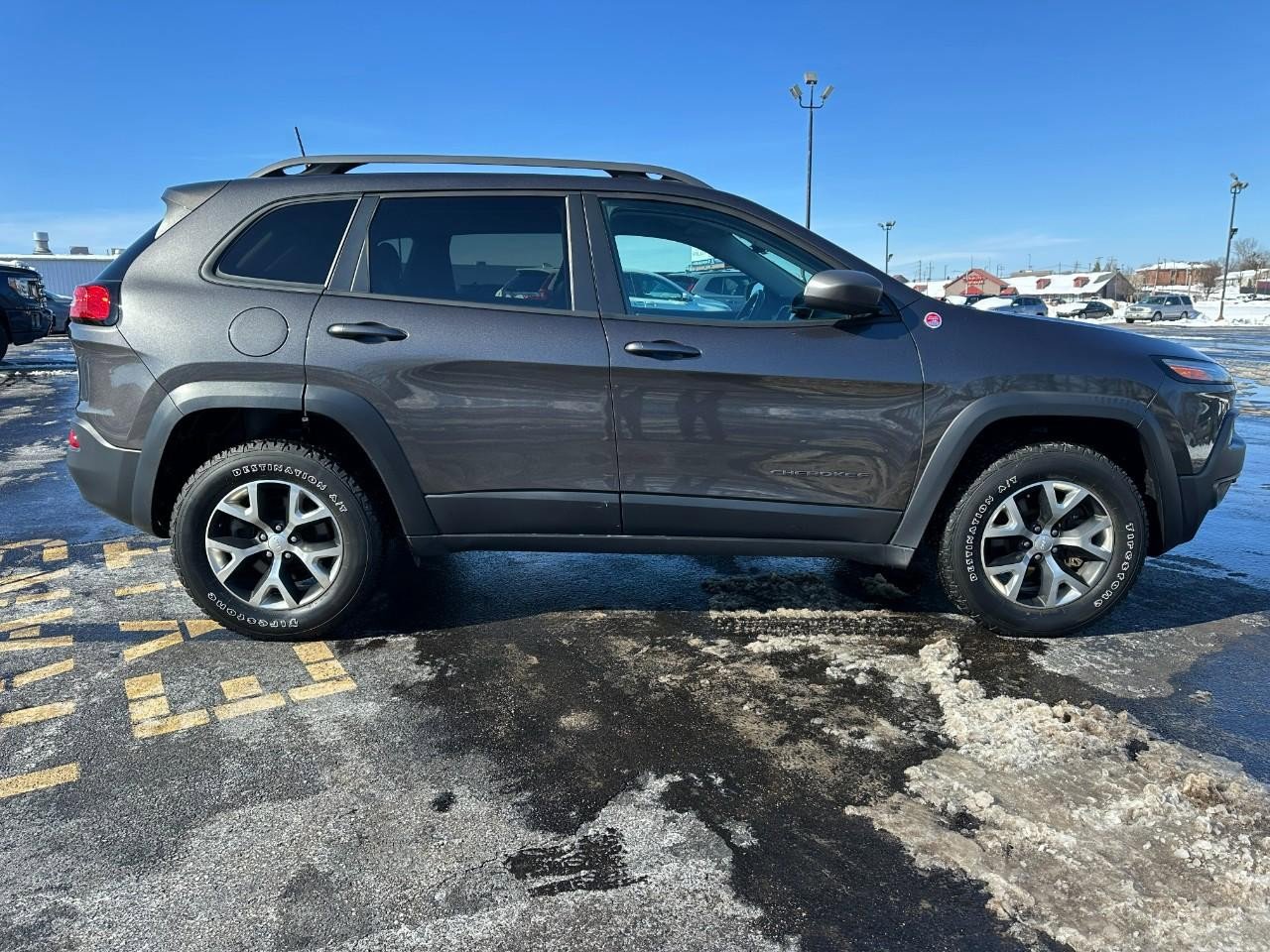 Used 2017 Jeep Cherokee Trailhawk w/ Cold Weather Group image 2