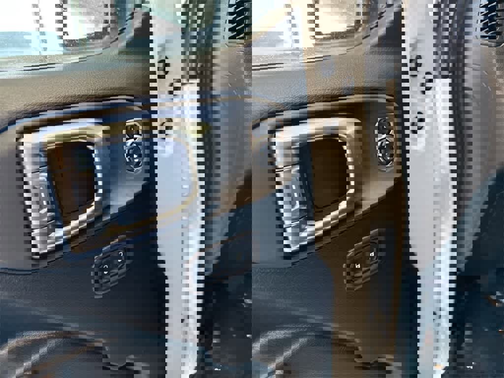 Used 2020 Jeep Wrangler Sport image 17