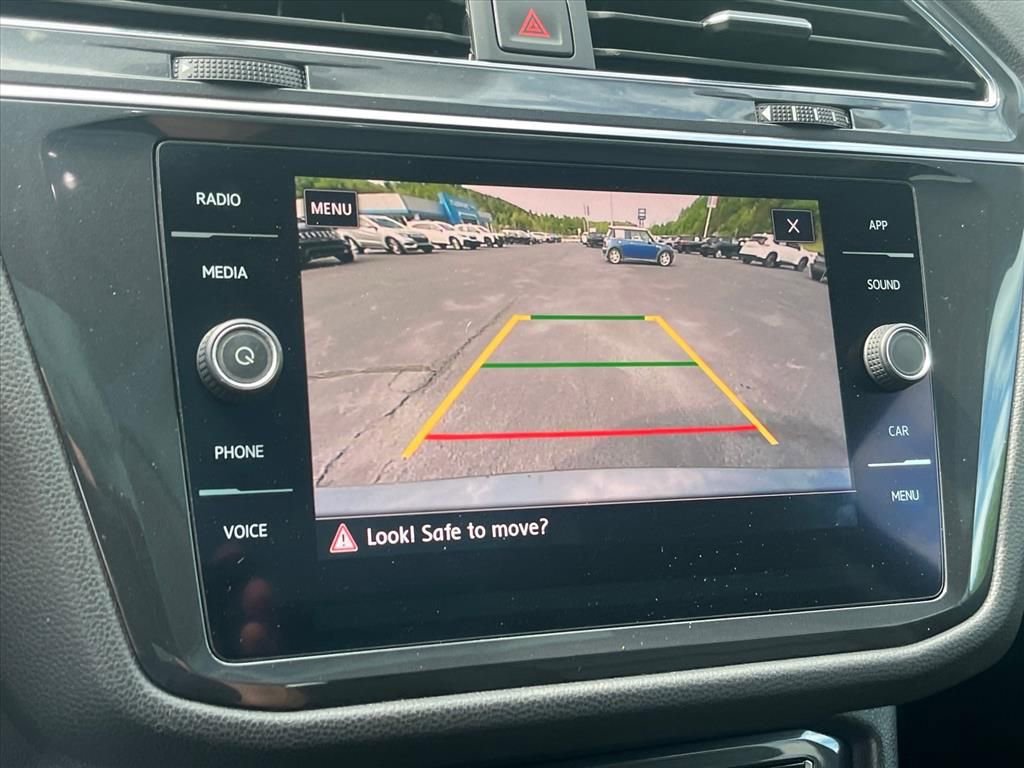 Used 2020 Volkswagen Tiguan SE w/ Panoramic Sunroof Package AWD/4WD image 13