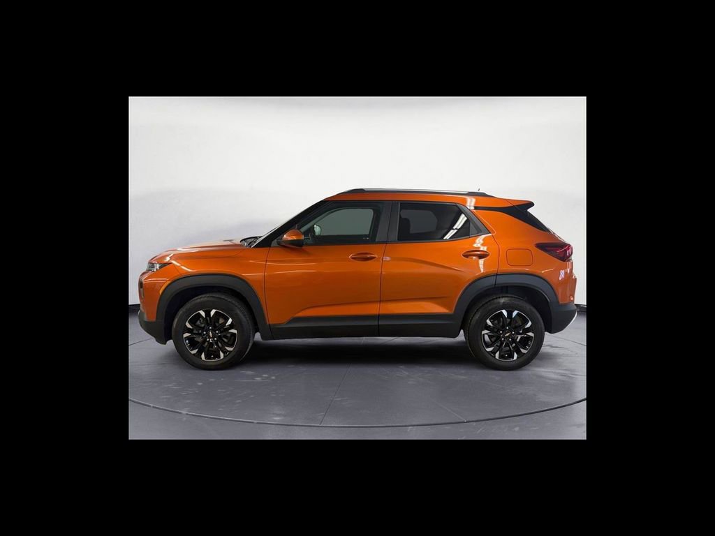 Used 2022 Chevrolet TrailBlazer LT w/ Driver Confidence Package AWD/4WD image 3