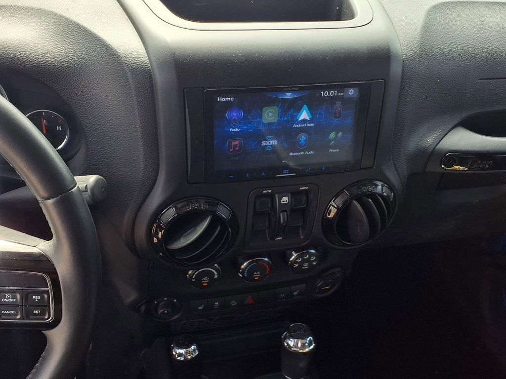 Used 2015 Jeep Wrangler Unlimited Sahara AWD/4WD image 7