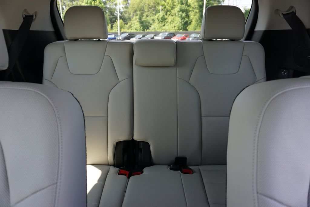 Used 2025 Kia Telluride EX w/ EX Captain's Chair Package FWD image 17