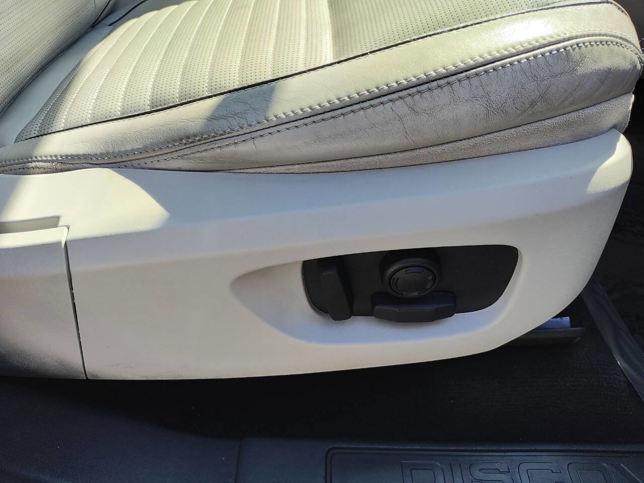 Used 2017 Land Rover Discovery Sport HSE image 54