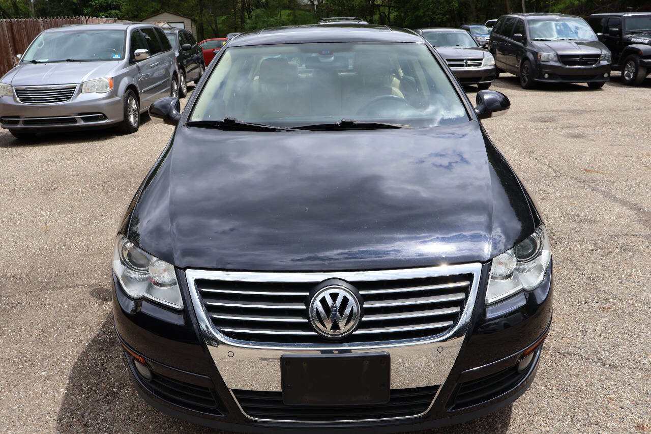 Used 2008 Volkswagen Passat VR6 FWD image 3