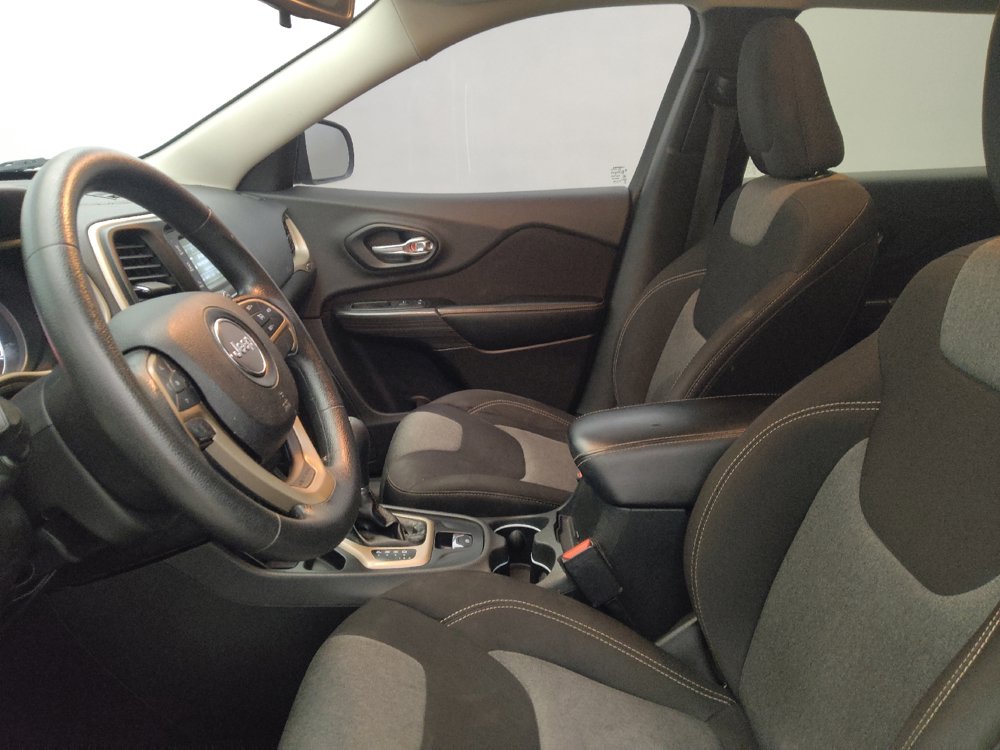 Used 2015 Jeep Cherokee Sport FWD image 17