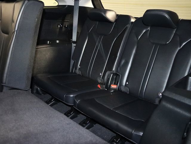 Used 2024 Kia Sorento S w/ Panoramic Sunroof Package image 14