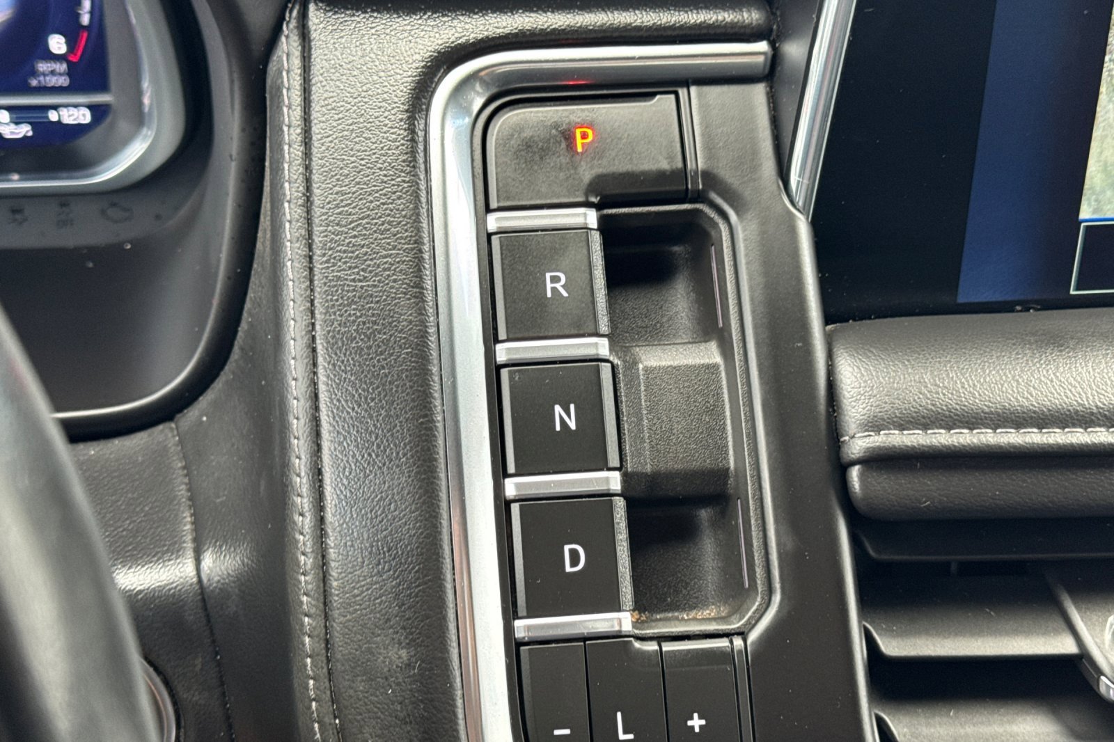 Used 2023 Chevrolet Tahoe LT w/ Luxury Package image 33