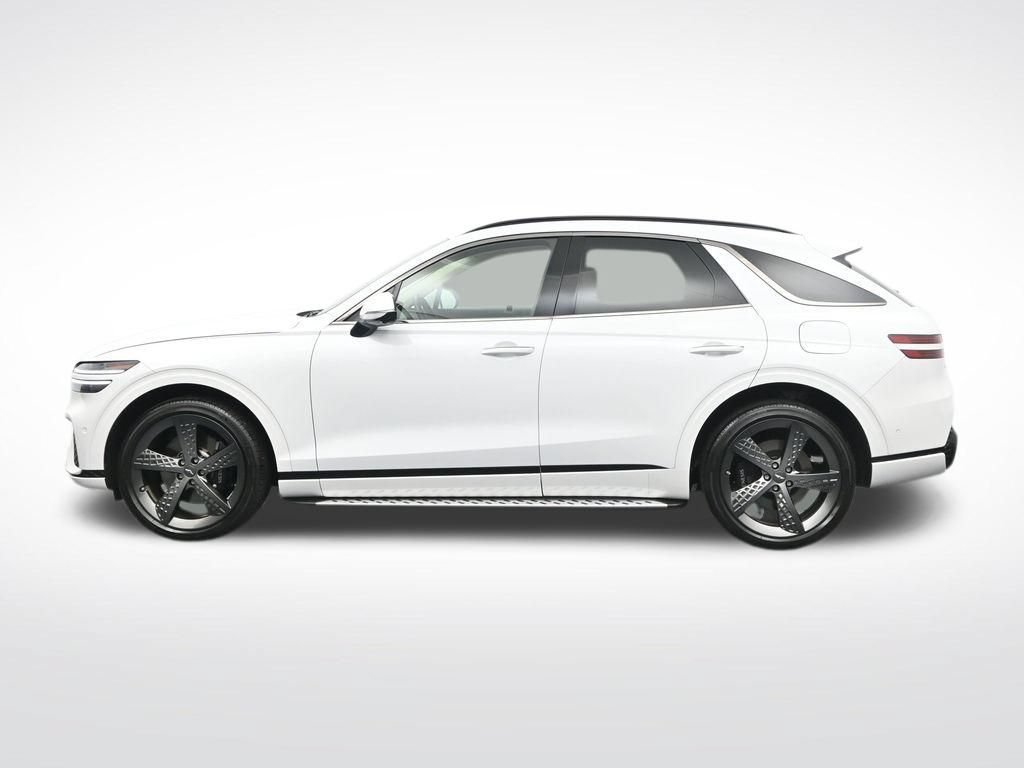 Used 2025 Genesis GV70 3.5T Sport w/ Sport Prestige Package AWD/4WD image 9