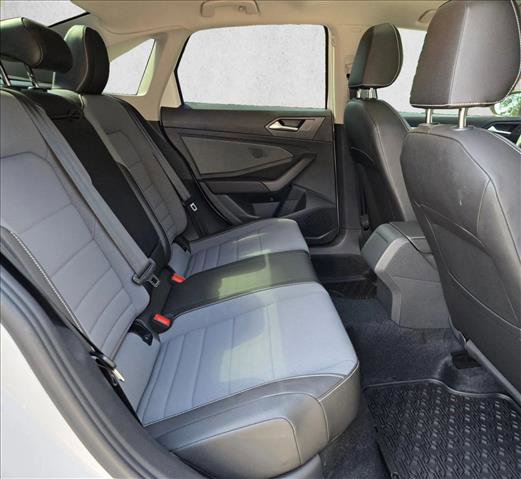 Used 2025 Volkswagen Jetta SE image 18