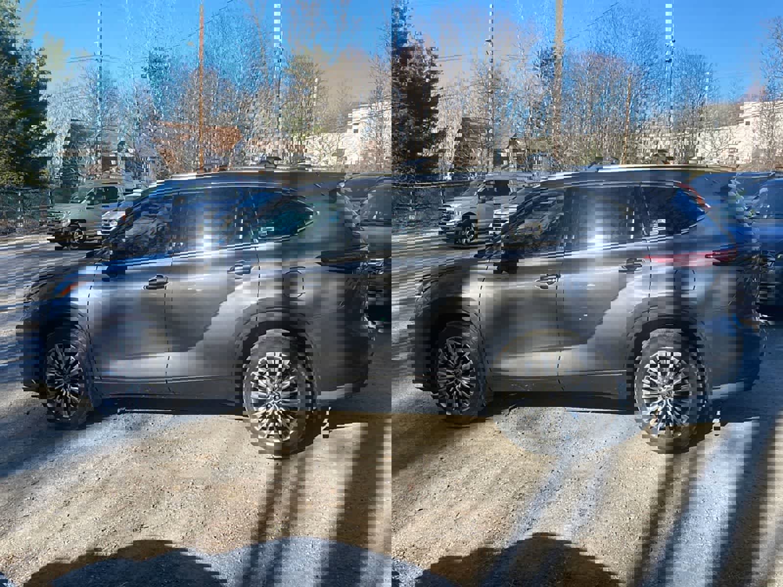 Used 2023 Toyota Highlander Platinum image 5