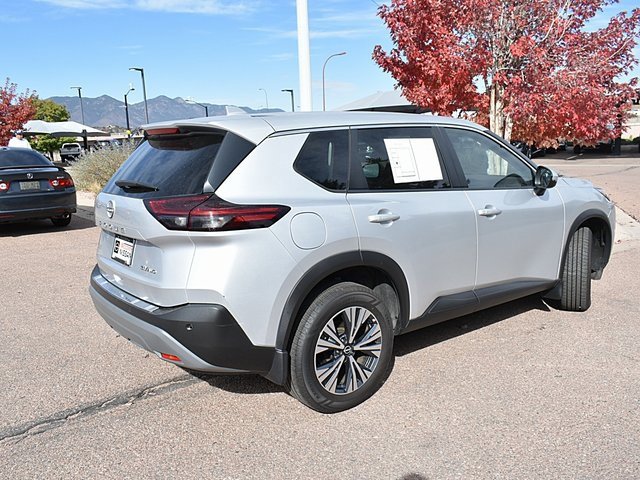 Used 2022 Nissan Rogue SV image 9