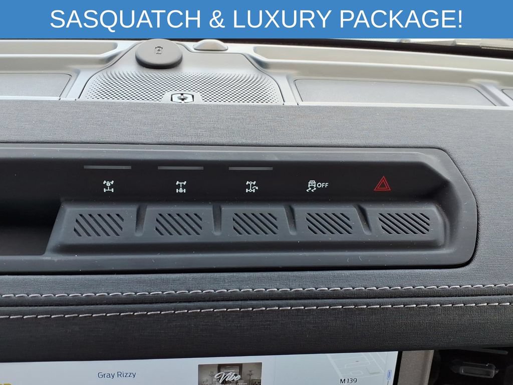 Used 2025 Ford Bronco Outer Banks w/ Sasquatch Package AWD/4WD image 21