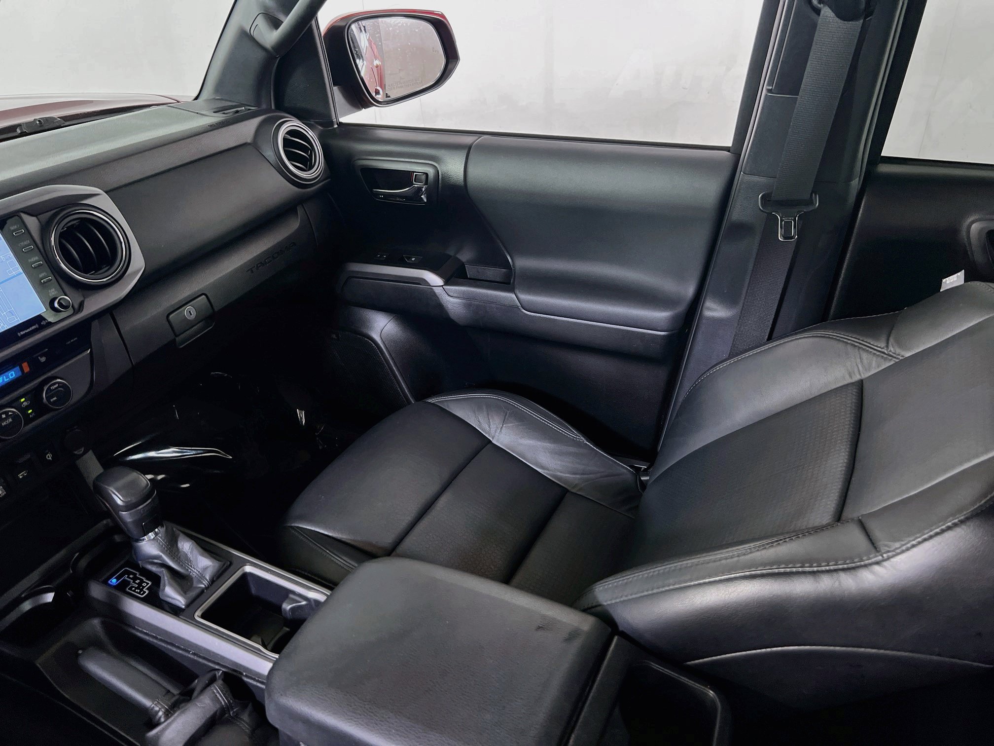 Used 2021 Toyota Tacoma TRD Sport w/ TRD Premium Sport Package AWD/4WD image 25