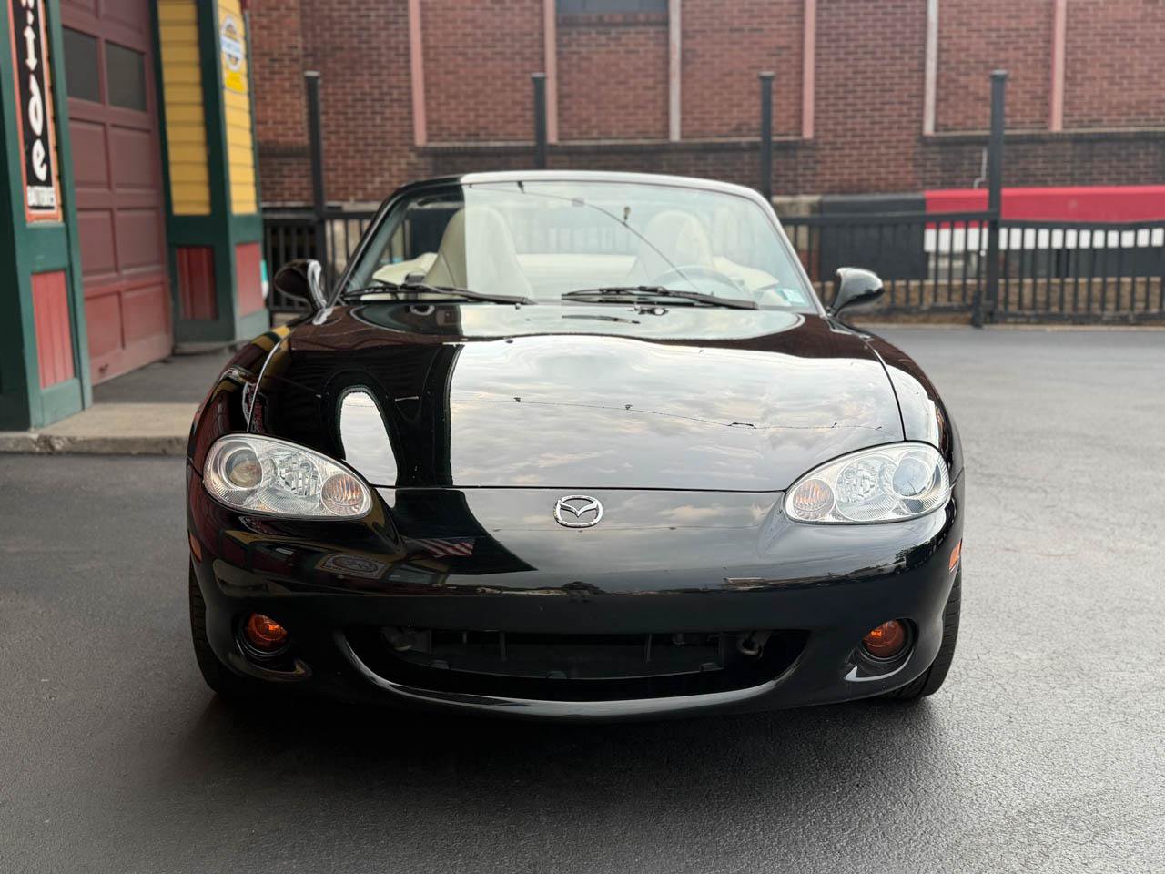 Used 2004 MAZDA MX-5 Miata LS RWD image 16