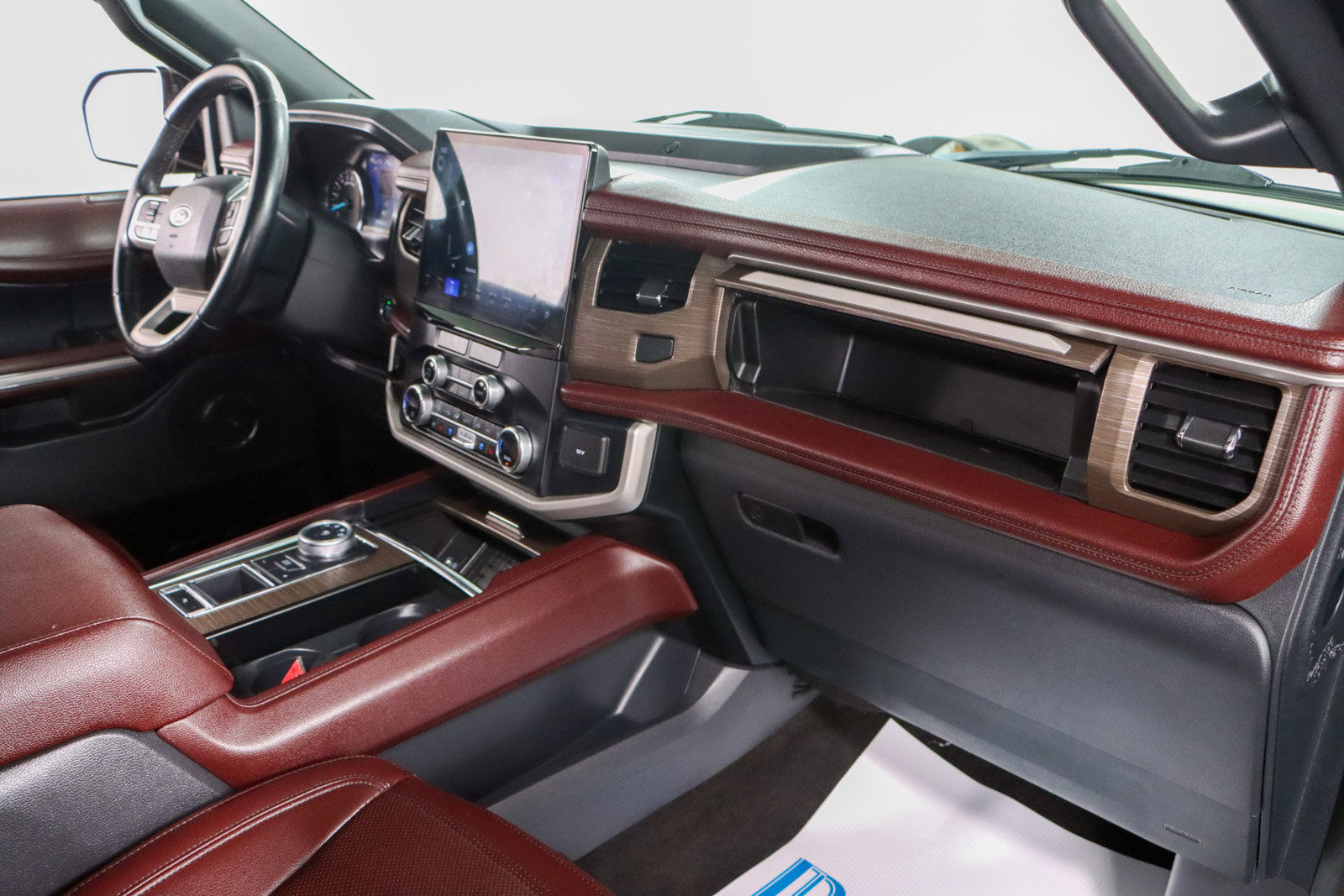 Used 2023 Ford Expedition Limited image 30