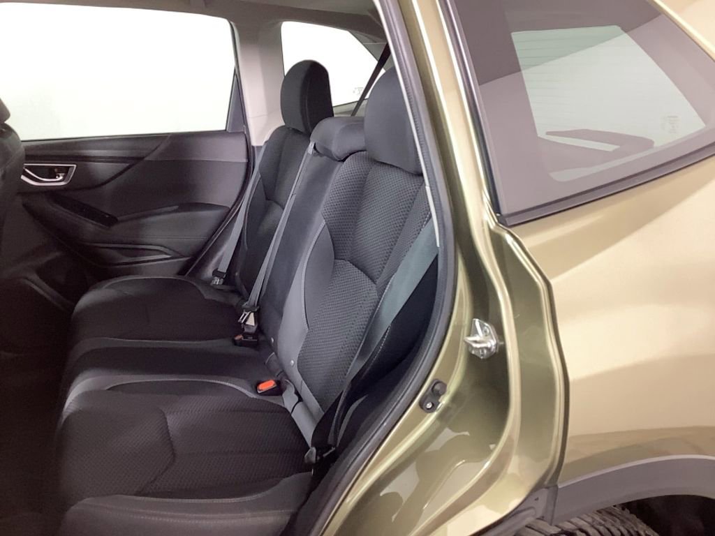 Used 2022 Subaru Forester Premium image 12
