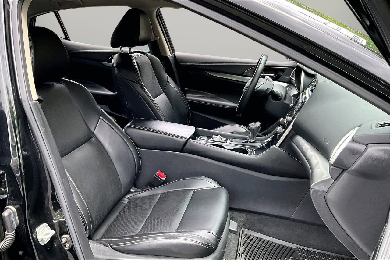 Used 2021 Nissan Maxima 3.5 SV w/ Floor Mat Group FWD image 23